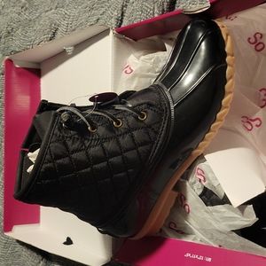 🆕 SO womat style black rain /snow boots
